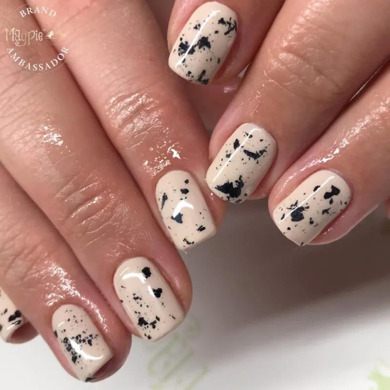 Indigo Nails Beautystones Drew Flakes neglepynt effekt