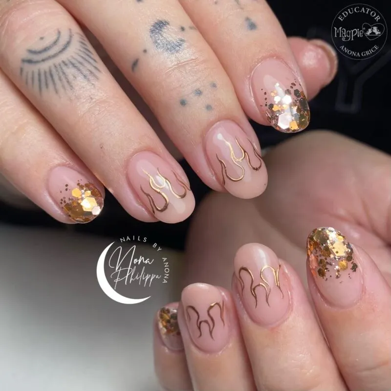 Indigo Nails Charlotte Hexagons neglepailletter