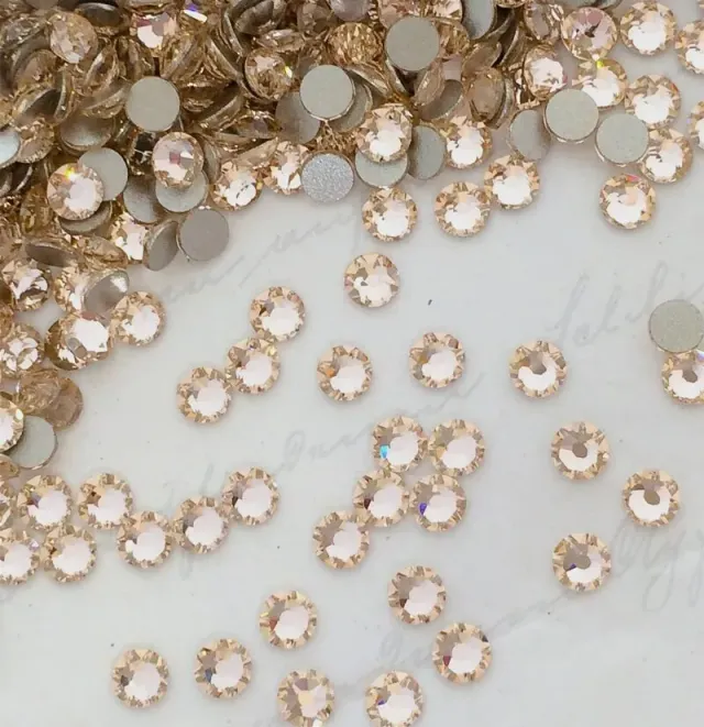 Beautystones Silk neglekrystaller flat back med perleglans
