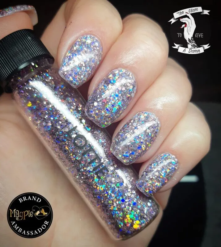 Indigo Nails Lottie negleglitter dækkende effekt