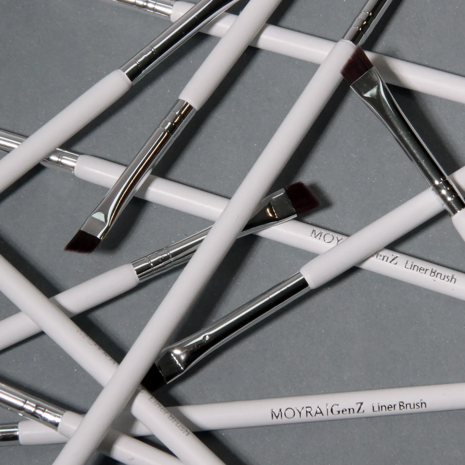 Moyra GenZ Liner makeupbørste præcis spids