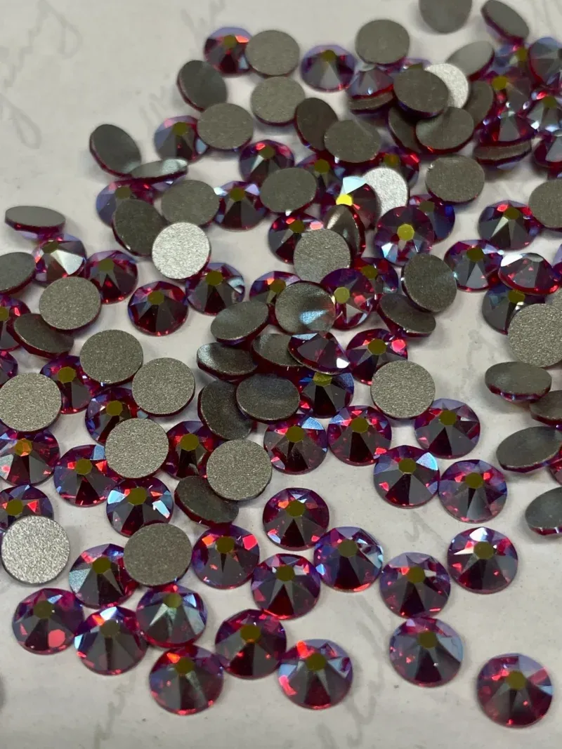 Beautystones Light Siam AB neglekrystaller