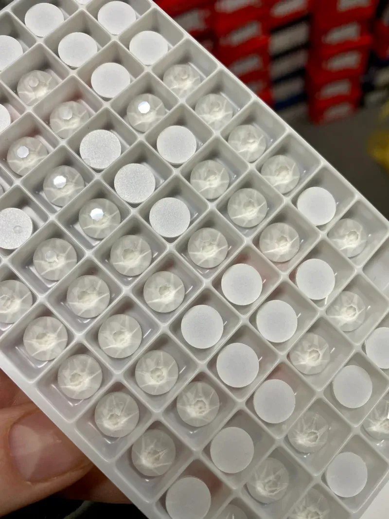 Beautystones Crystal Electric White neglesten hvide