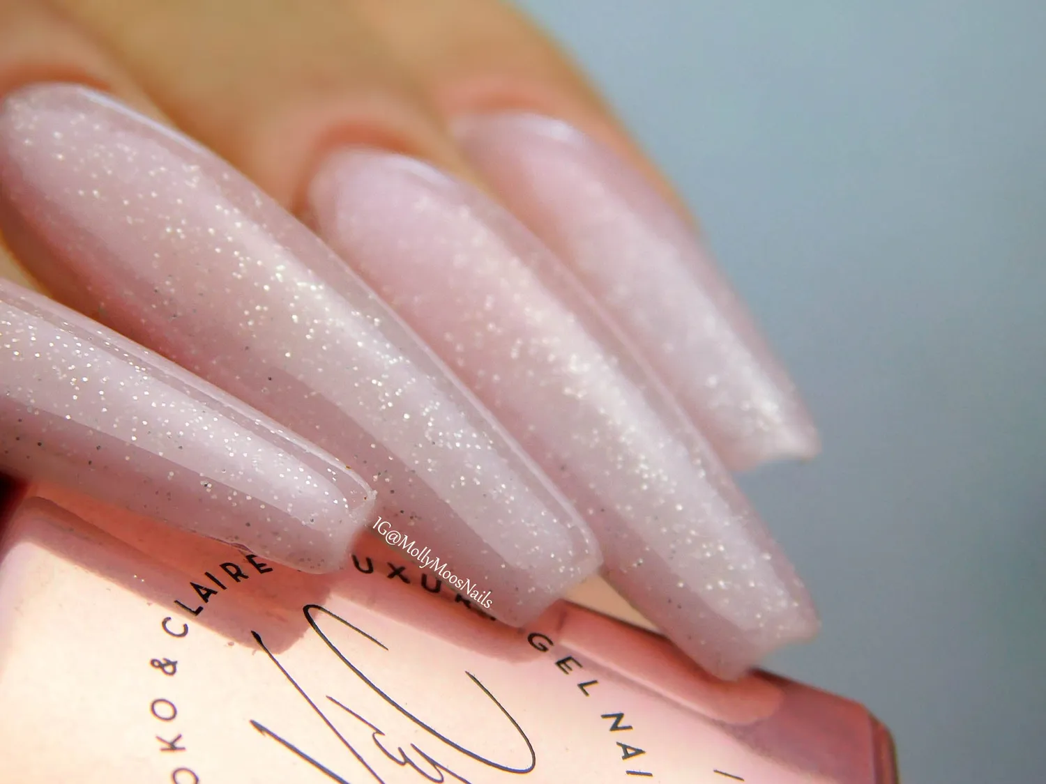 KoKo & Claire 0137 Pink Sand gellak 12ml sheer rosa