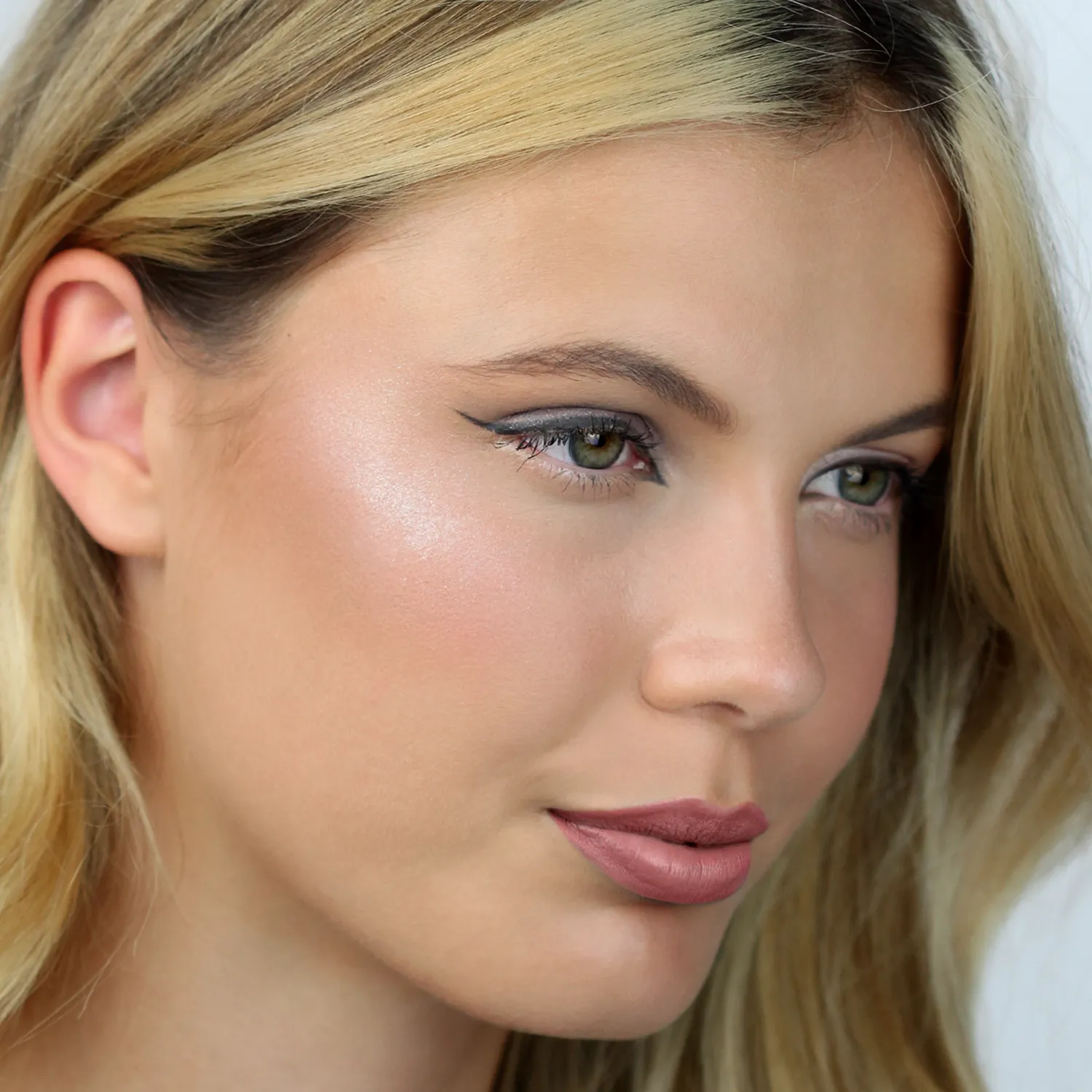 Moyra GenZ Had Me At Hello No.06 flydende læbestift 4,5 ml mat